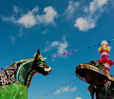 Herança africana, festas populares e belezas naturais